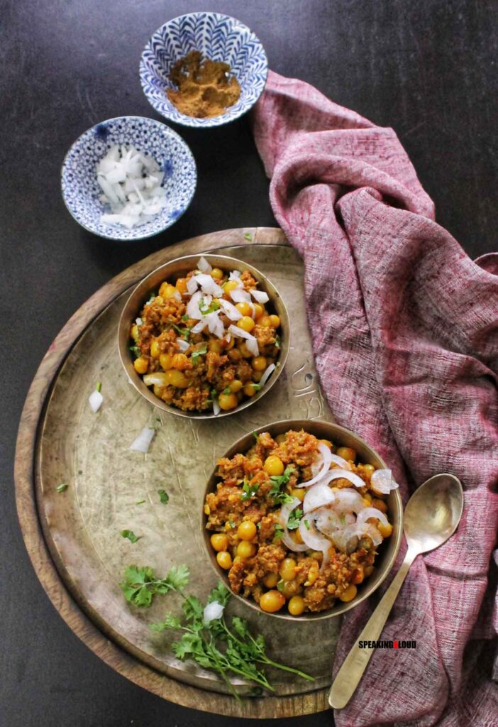Mangsher Ghugni Durga Puja Food - Bijoya Doshomi