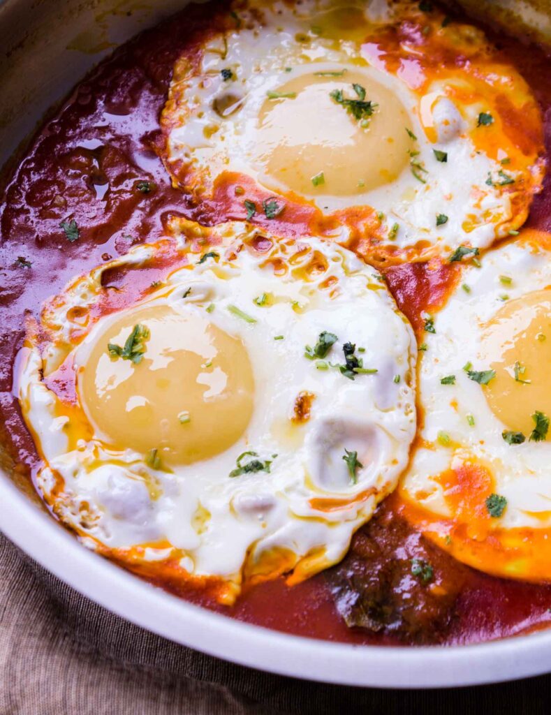 poached eggs curry