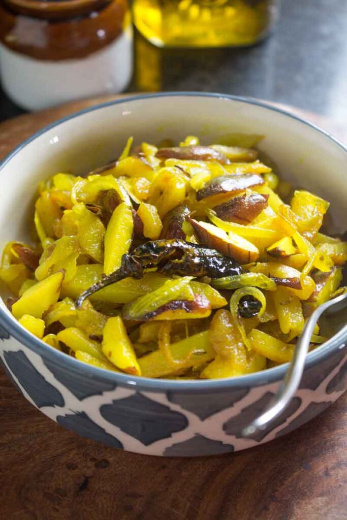 Kanthal Beej diye Aloo Bhaja Recipe